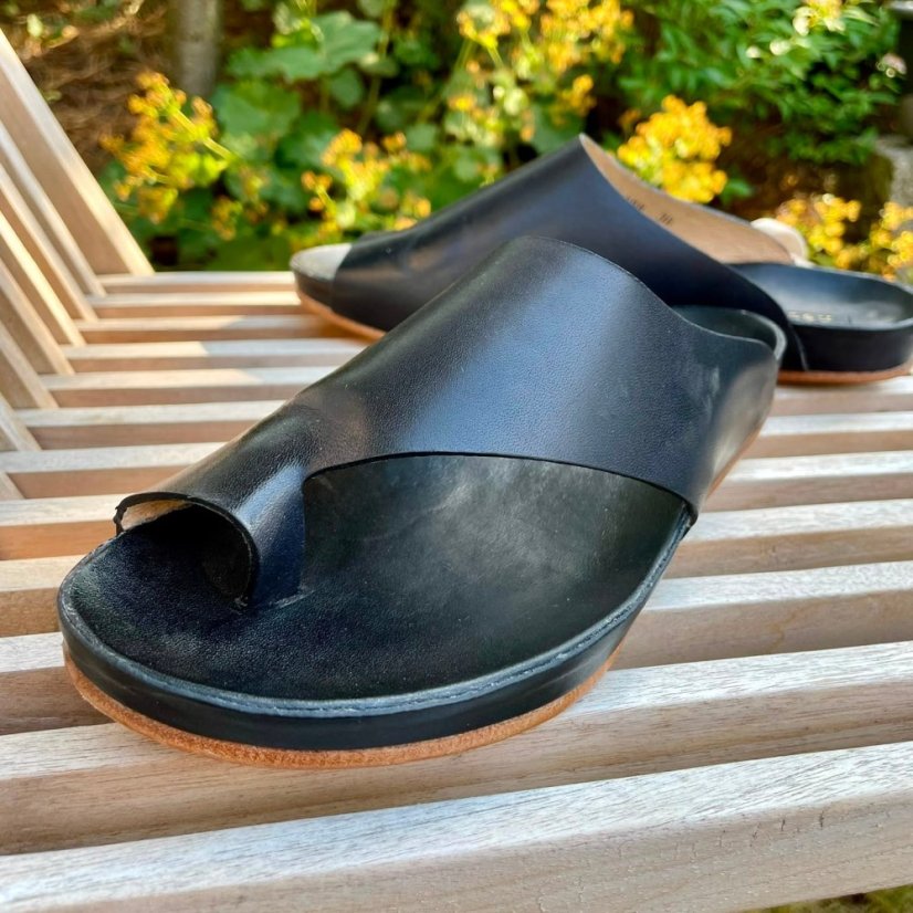 Exklusivní pantofle Lairen Restored Skin Ebony