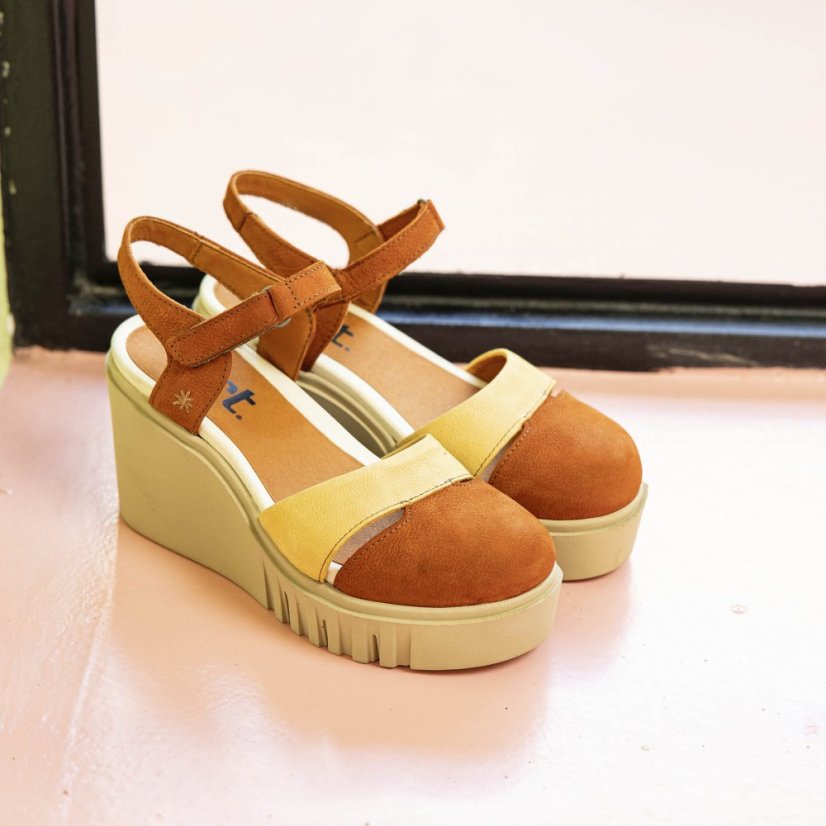 Dámské sandály na klínku CATANIA#2083 NOBUCK HONEY-CREAM/ CATANIA
